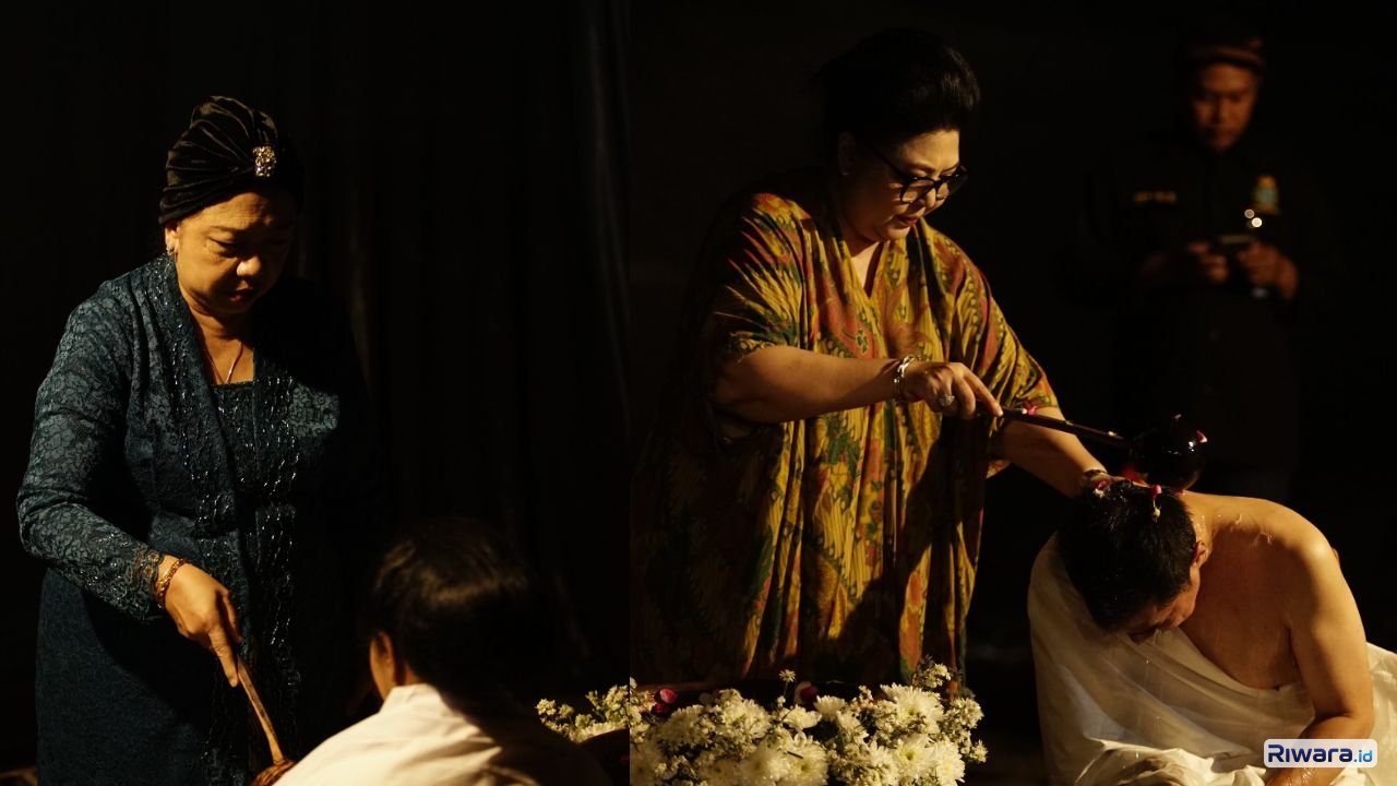 Abdi dalem dan peserta mengikuti prosesi ruwatan Malam Sura di Sitihinggil Utara Karaton Surakarta Hadiningrat, Kamis 25 Juni 2026) Tradisi yang dipimpin dua putri PB XII ini menjadi ruang pelestarian budaya sekaligus penguatan nilai spiritual